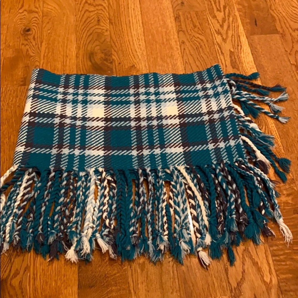 Checkered, Fringed Scarf